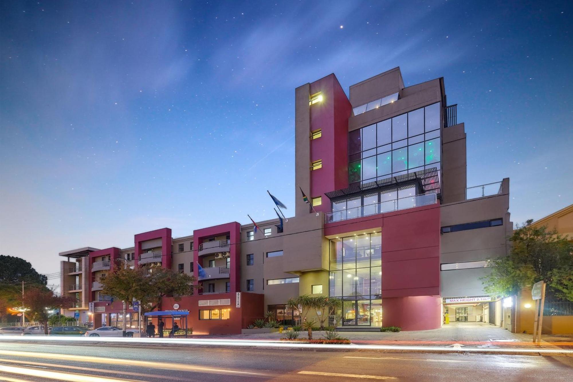 Protea Hotel By Marriott Pretoria Hatfield Exterior photo