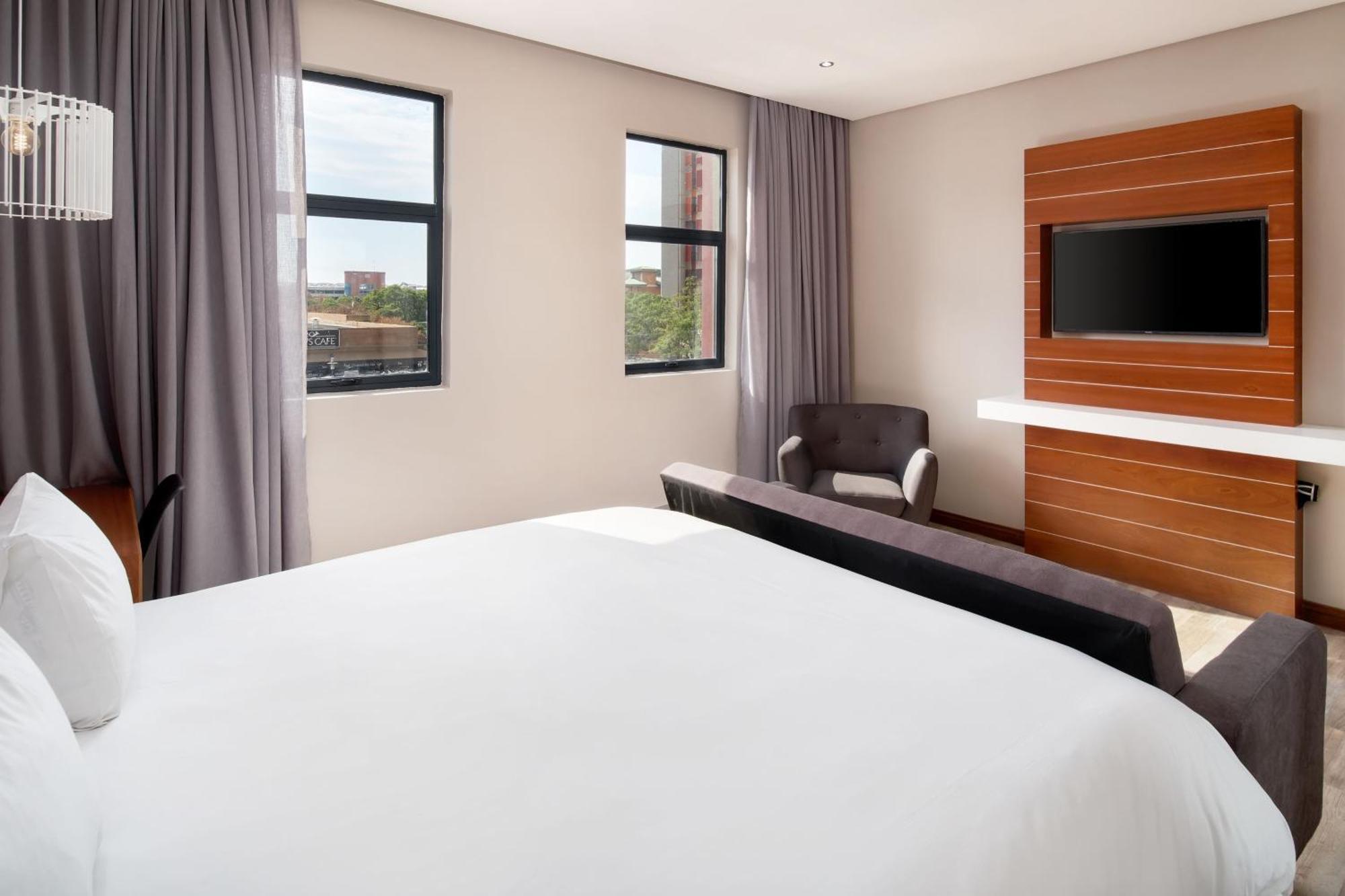Protea Hotel By Marriott Pretoria Hatfield Room photo