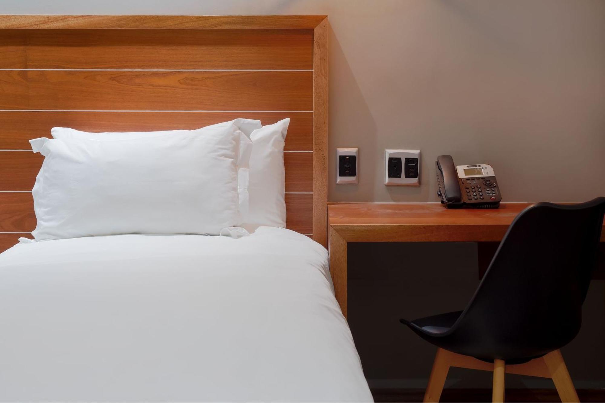 Protea Hotel By Marriott Pretoria Hatfield Room photo