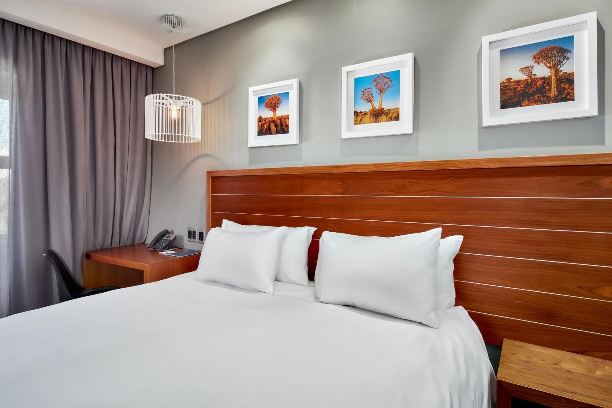 Protea Hotel By Marriott Pretoria Hatfield Room photo