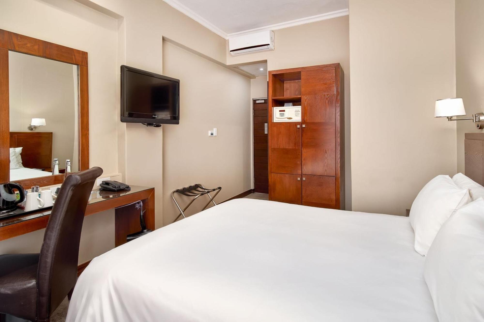 Protea Hotel By Marriott Pretoria Hatfield Room photo
