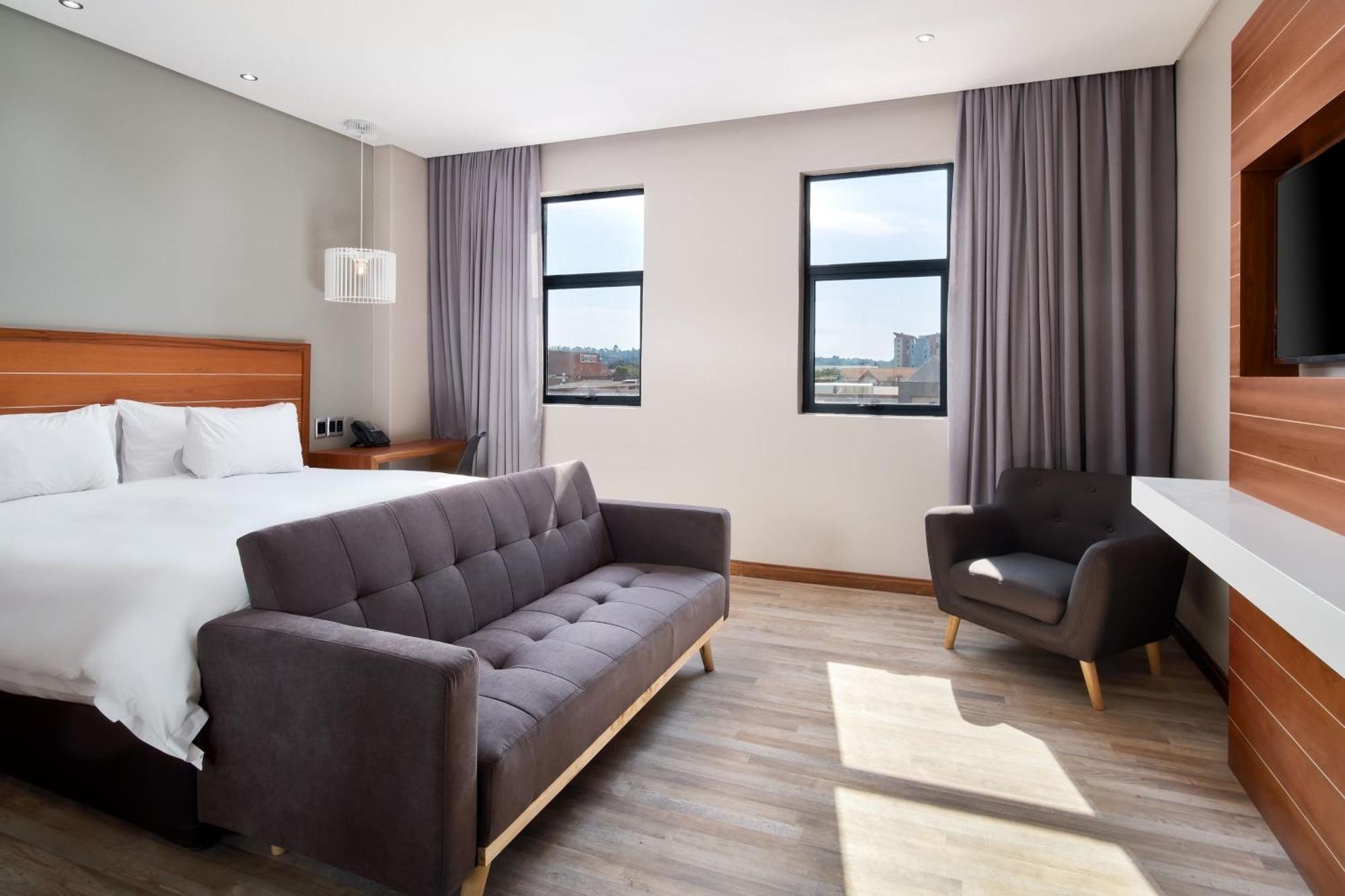 Protea Hotel By Marriott Pretoria Hatfield Room photo