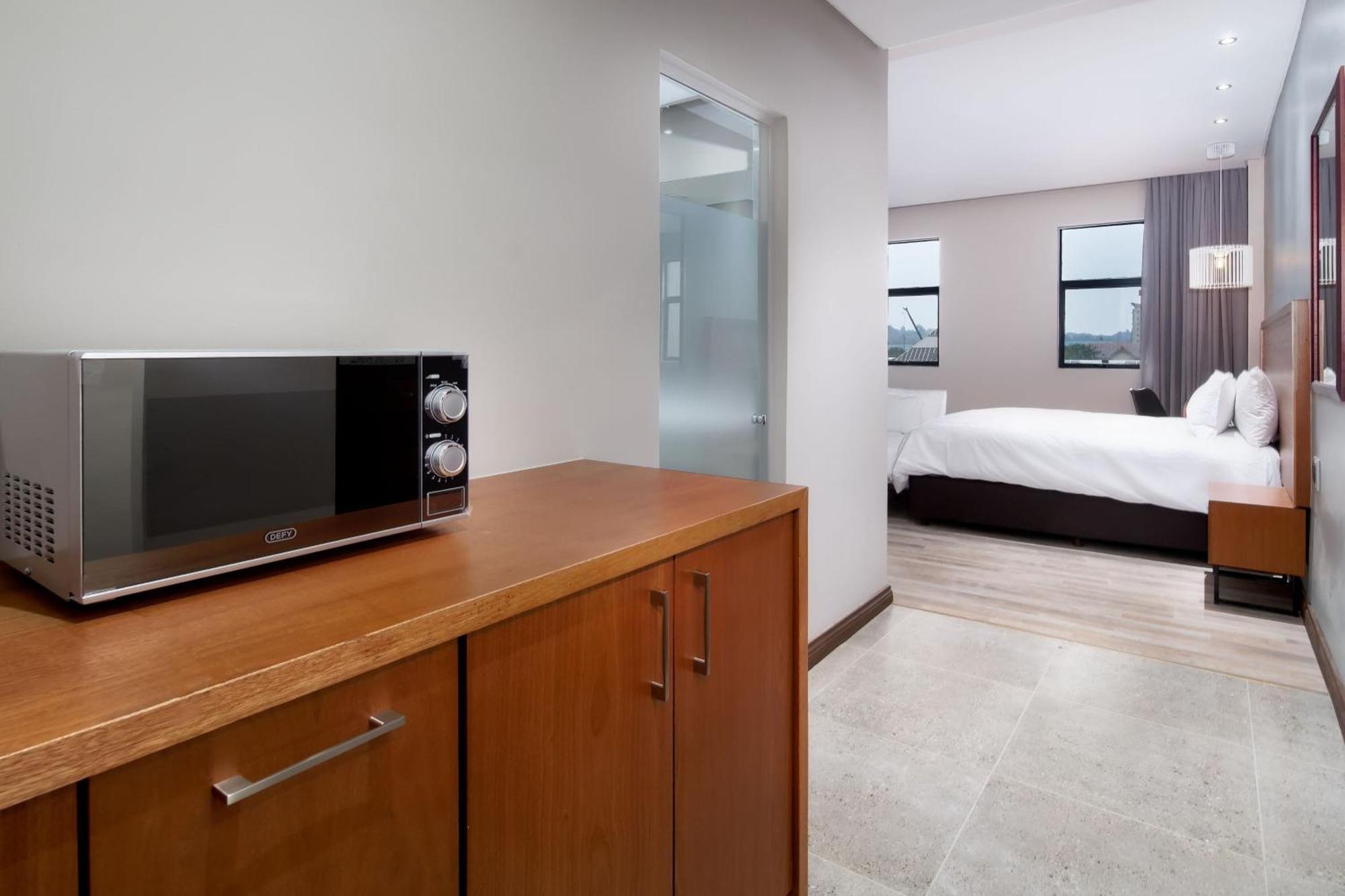 Protea Hotel By Marriott Pretoria Hatfield Room photo