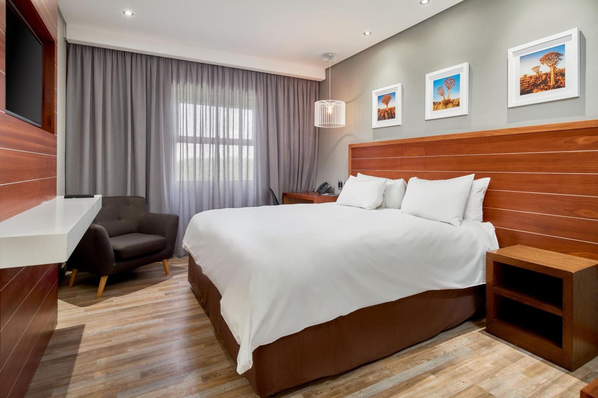 Protea Hotel By Marriott Pretoria Hatfield Room photo