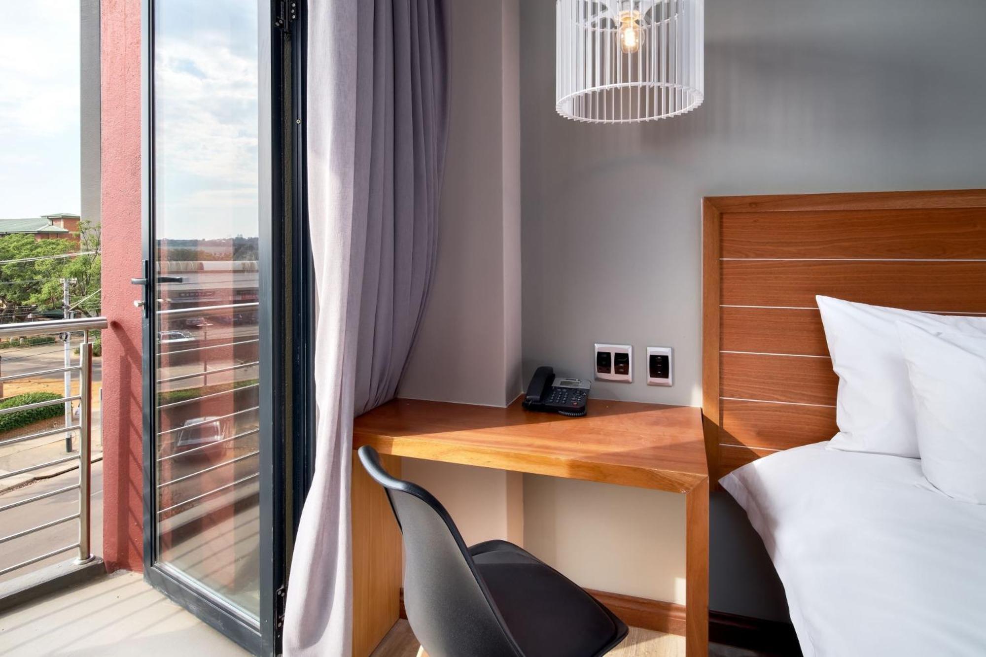 Protea Hotel By Marriott Pretoria Hatfield Room photo