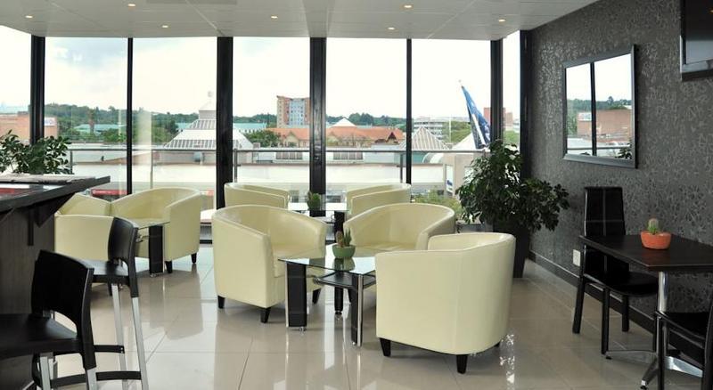 Protea Hotel By Marriott Pretoria Hatfield Exterior photo