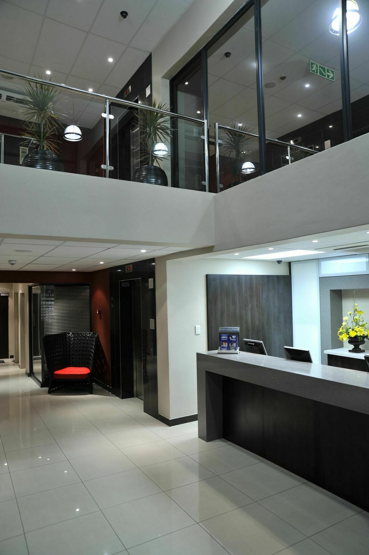 Protea Hotel By Marriott Pretoria Hatfield Exterior photo